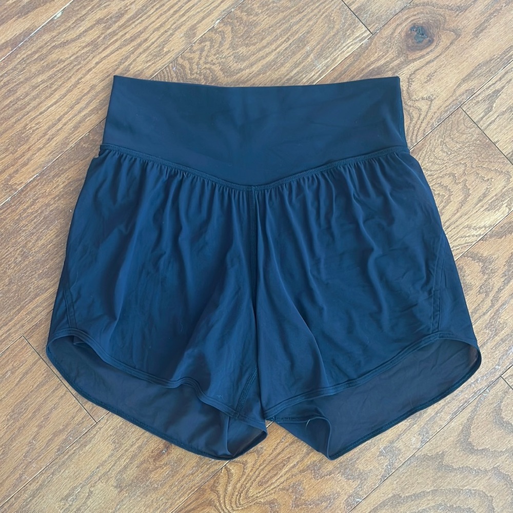 Lululemon nulu and mesh yoga short